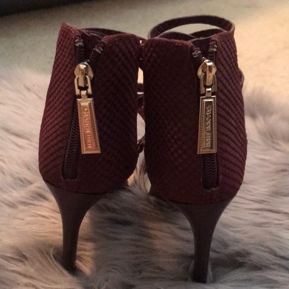 Gianna Bin Maroon Heels - Picture 4 of 4